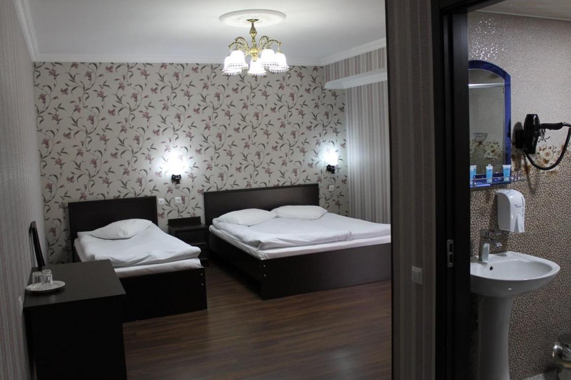 Hotel Grand Palace Achalciche Zewnętrze zdjęcie