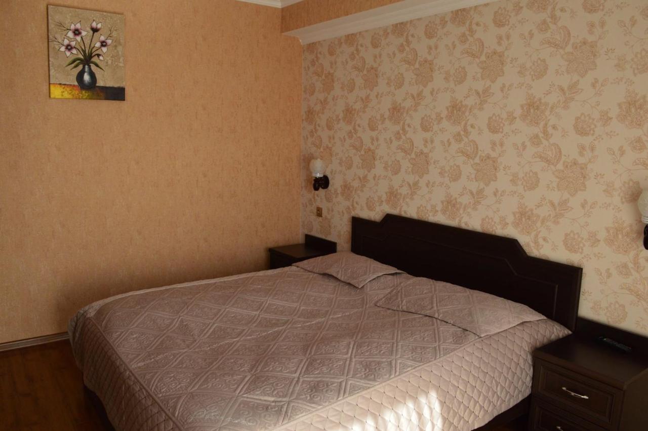 Hotel Grand Palace Achalciche Zewnętrze zdjęcie